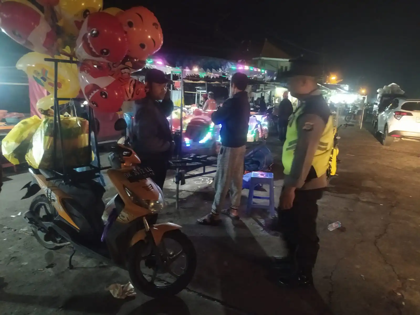 BLUE LIGHT ANTISIPASI KEJAHATAN DIMALAM HARI PERSONIL POLSEK SUSUT MELAKSANAKAN KEGIATAN PATROLI BLUE LIGHT.