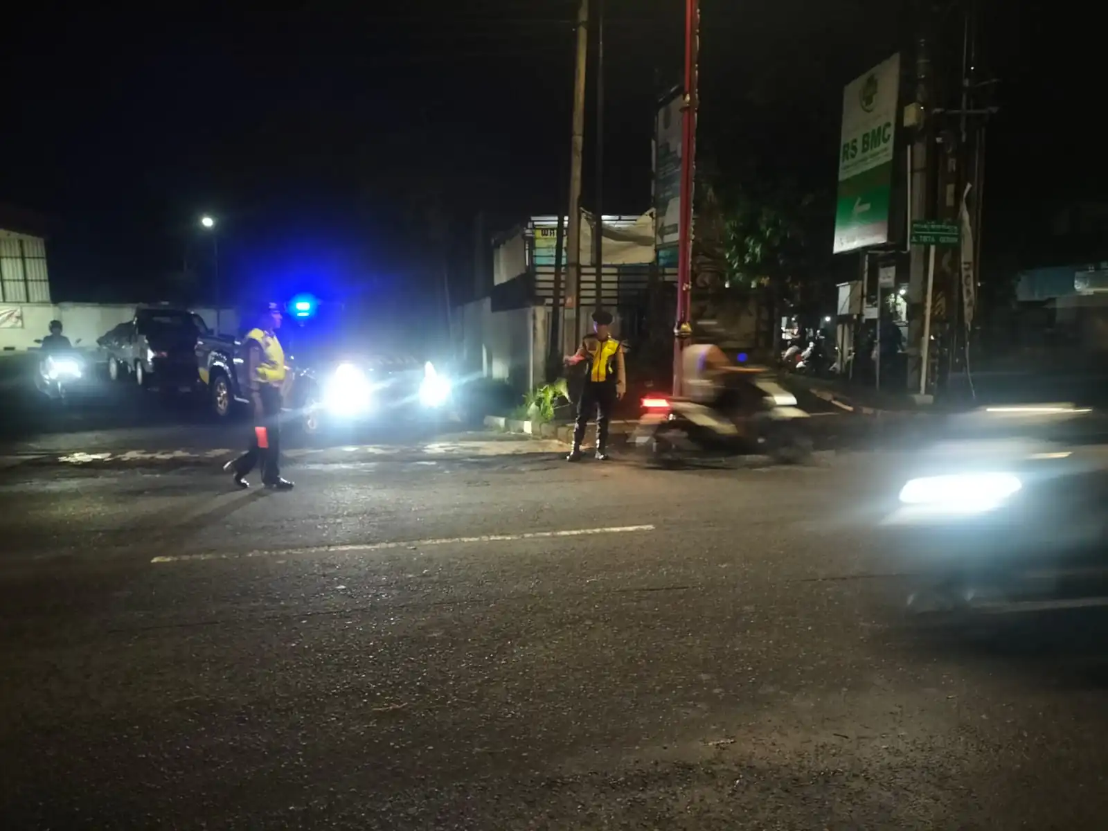 Jaga Situasi Tetap Kondusif Personil Sat Samapta Polres Bangli Tingkatkan penggelaran Blue Light DI malam hari