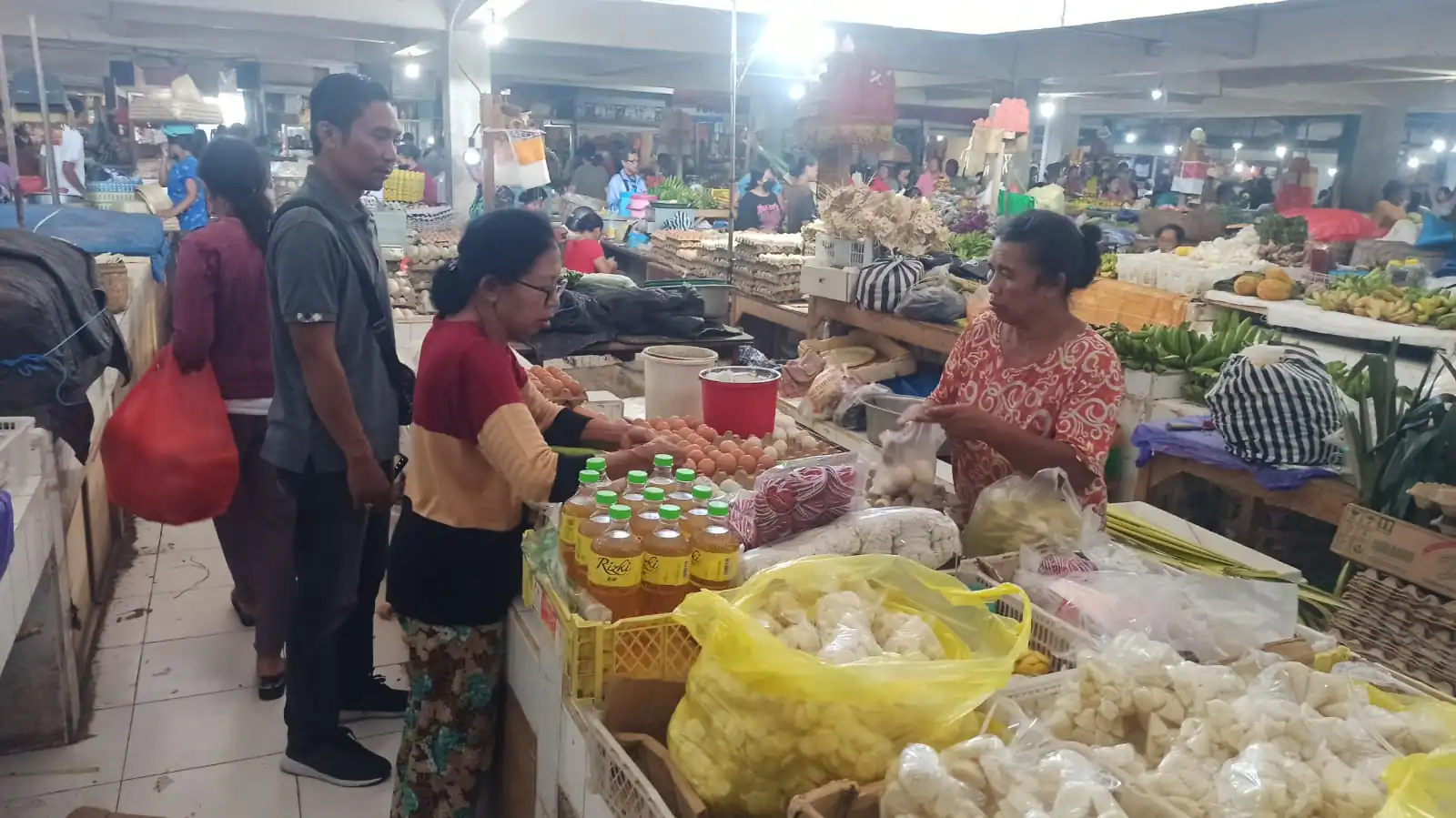 Jelang Hari Raya, Unit Intelkam Polsek Bangli, Cek Harga Dan Ketersediaan Stock Sembako