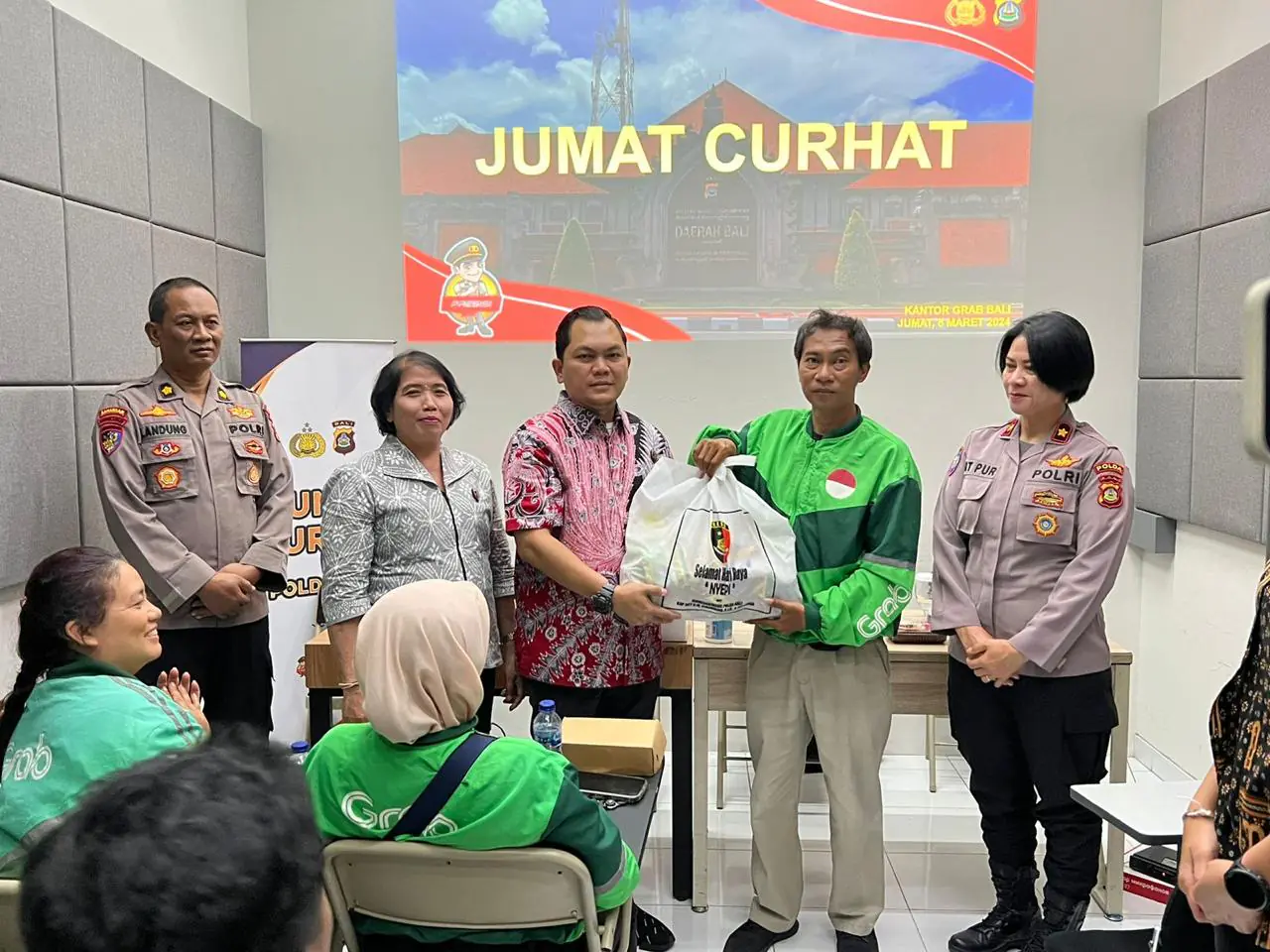 Jumat Curhat, Polda Bali Dengarkan Masukan Para Pelaku Transportasi Online Bali