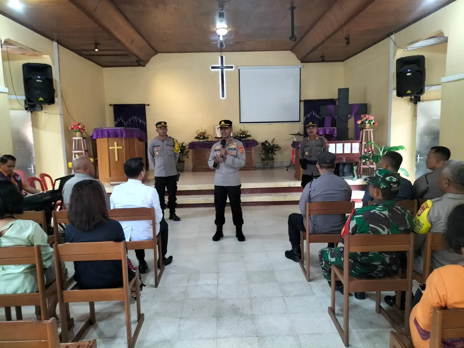 Minggu Kasih, Polres Bangli Temui Yayasan Widya Asih di Gereja Marga Rahayu Bangli