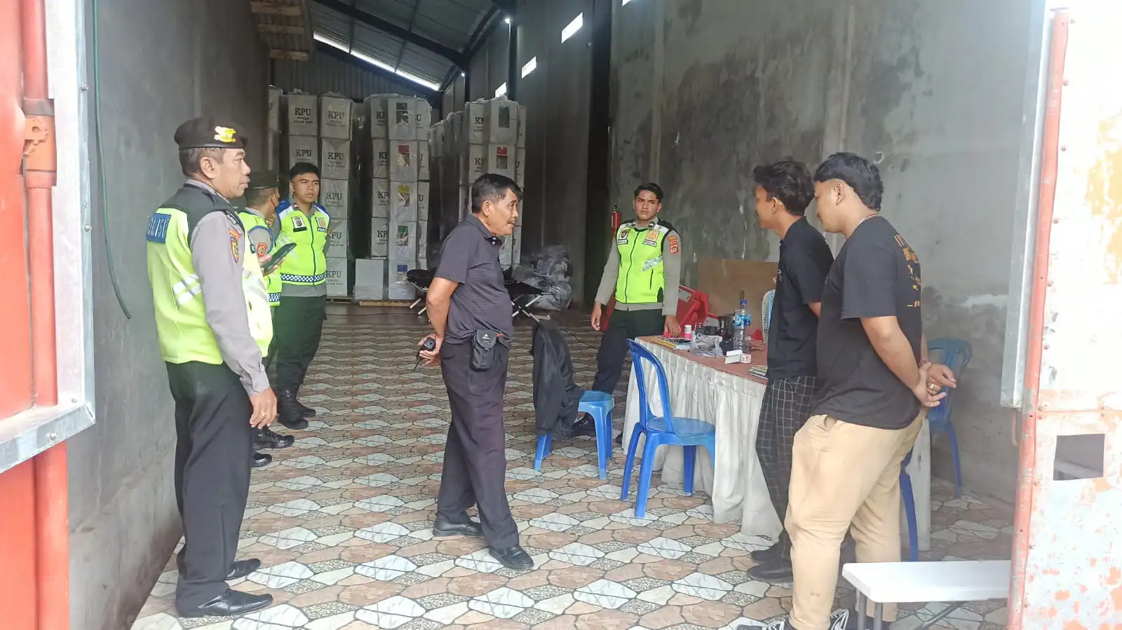 Pasca Pemilu Serentak 2024, Pawas Bersama Anggota Sambangi Gudang Logistik KPUD Bangli