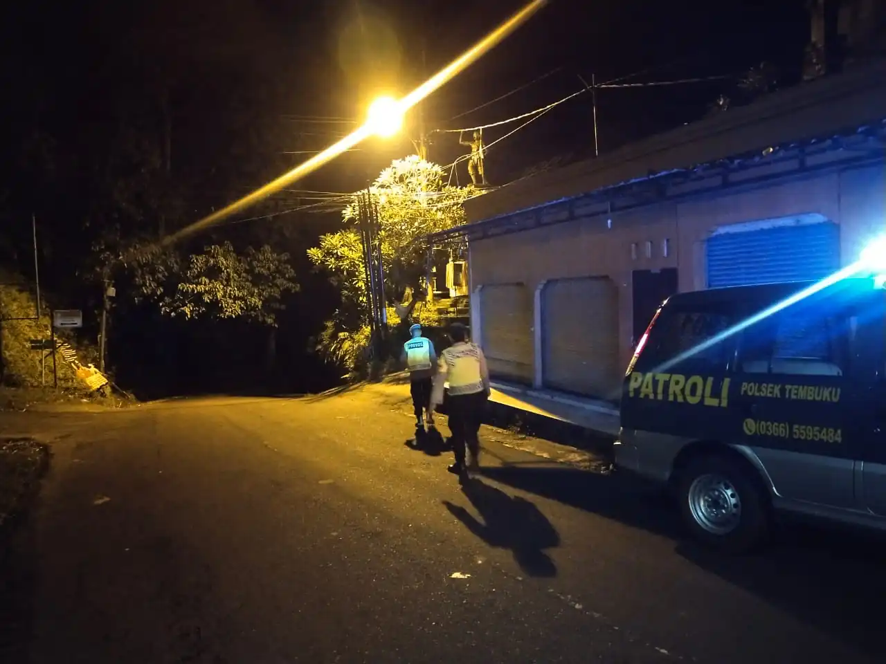 Personil Polsek Tembuku Tingkatkan Patroli Blue Light, Antisipasi Gangguan Kamtibmas