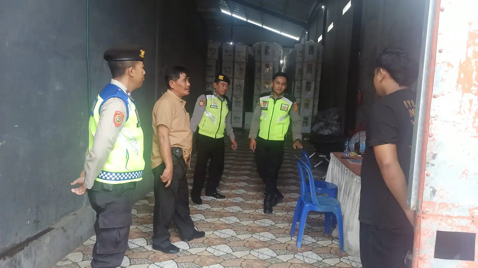 Tingkatkan KRYD, Pawas Bersama Anggota Sambangi Kantor dan Gudang Logistik KPUD Bangli