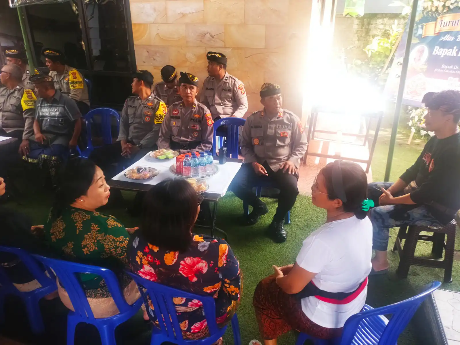 Wujud Belasungkawa, Kapolsek Marga Melayat ke Rumah Orang Tua Aiptu I Ketut Arisumanto,S.H