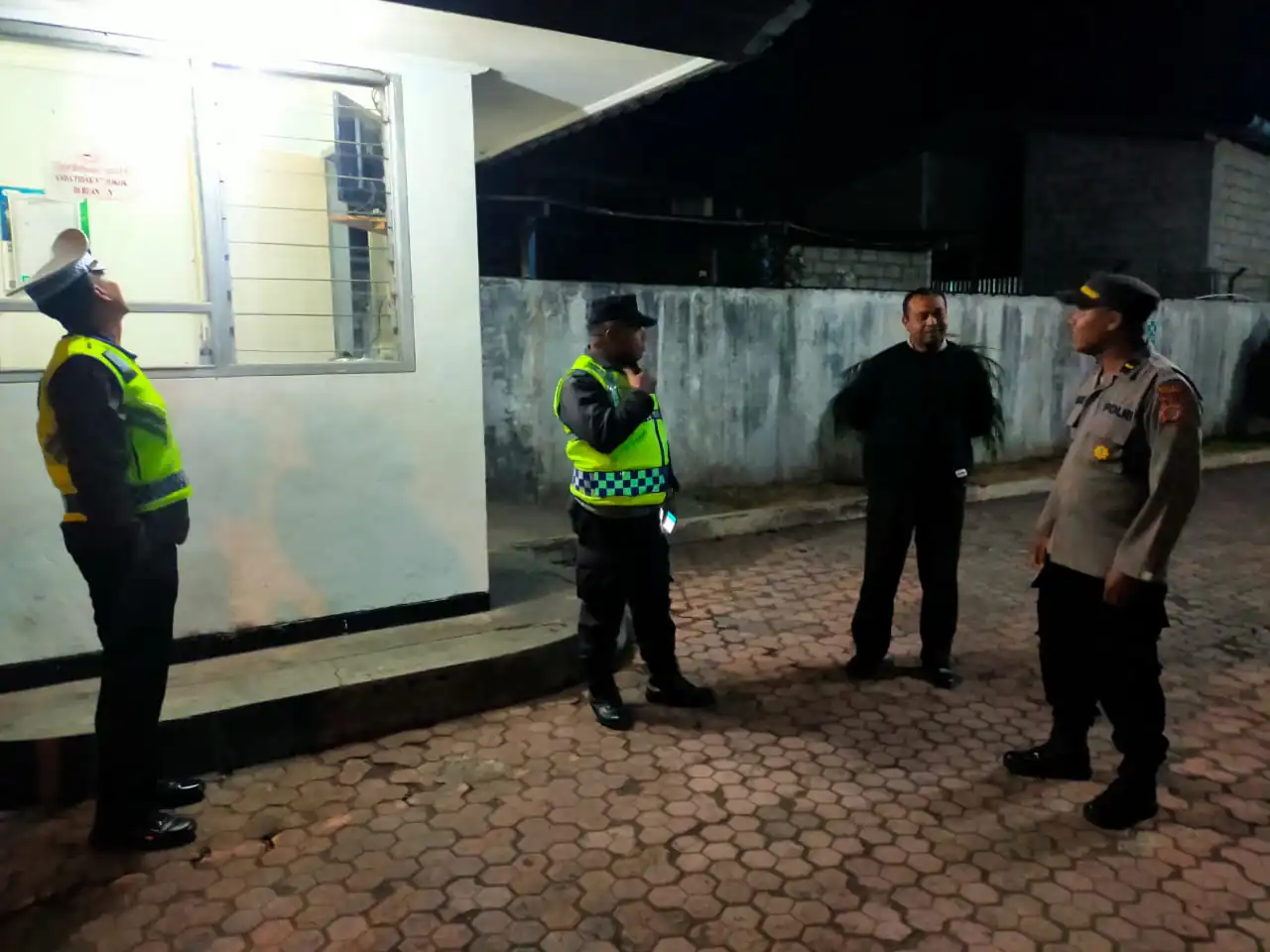 Cegah gangguan Kamtibmas, Polsek Kintamani KRYD dengan Blue light Patrol.