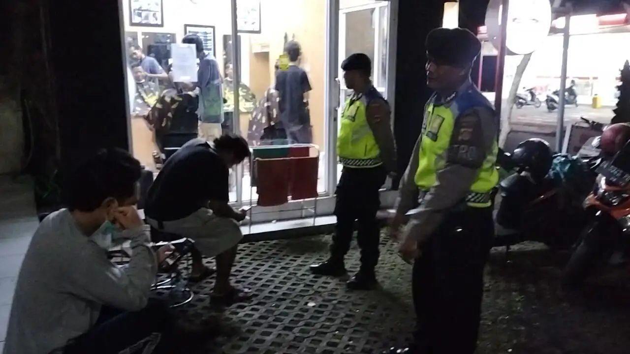 Cegah Gangguan Kejahatan di malam hari Personil Sat Samapta Polres Bangli Tingkatkan penggelaran Blue Light Pada jam Rawan