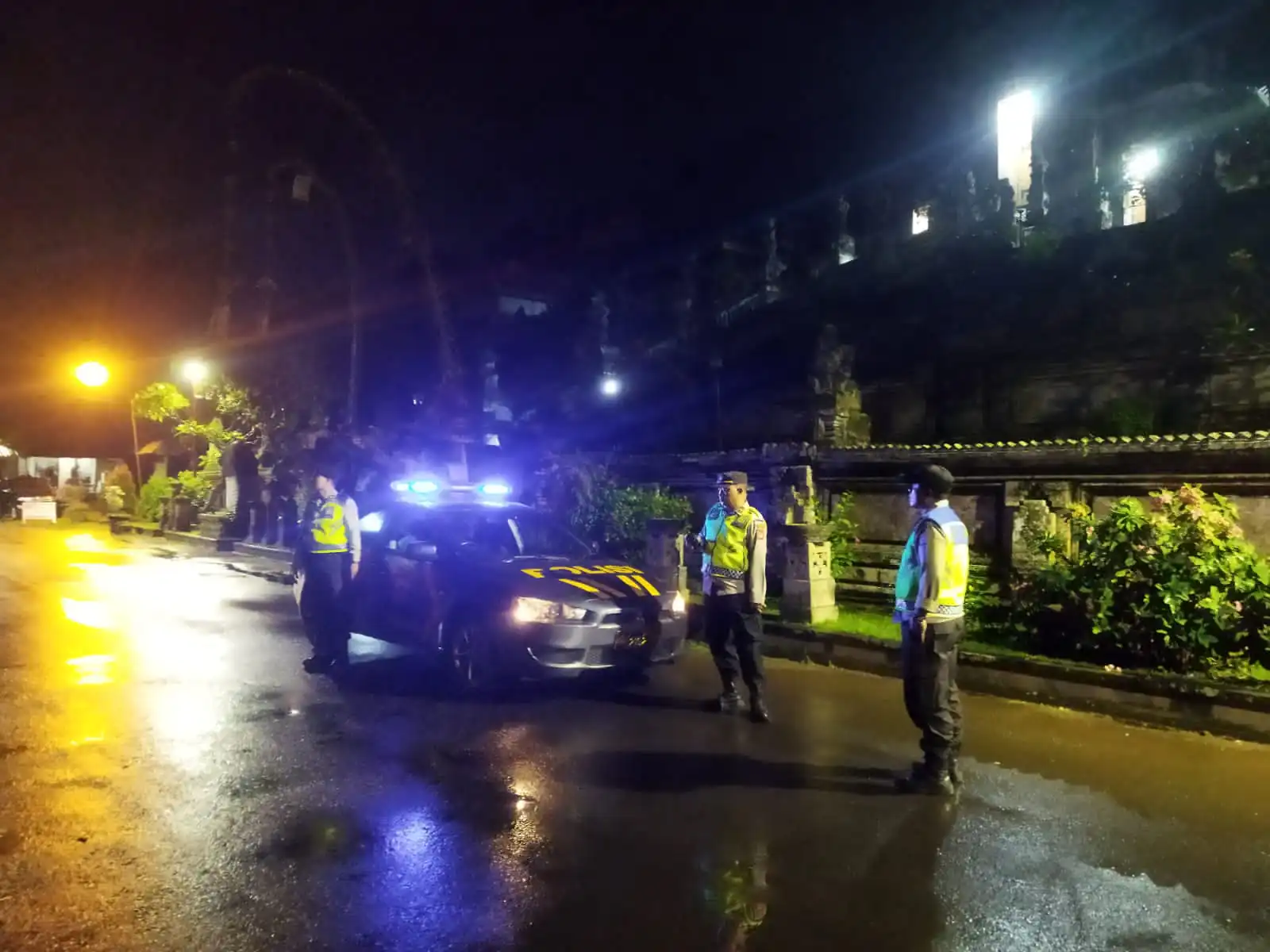 Cegah Terjadinya Gangguan Kamtibmas, Polsek Bangli Tingkatkan Kegiatan Blue Light Patrol