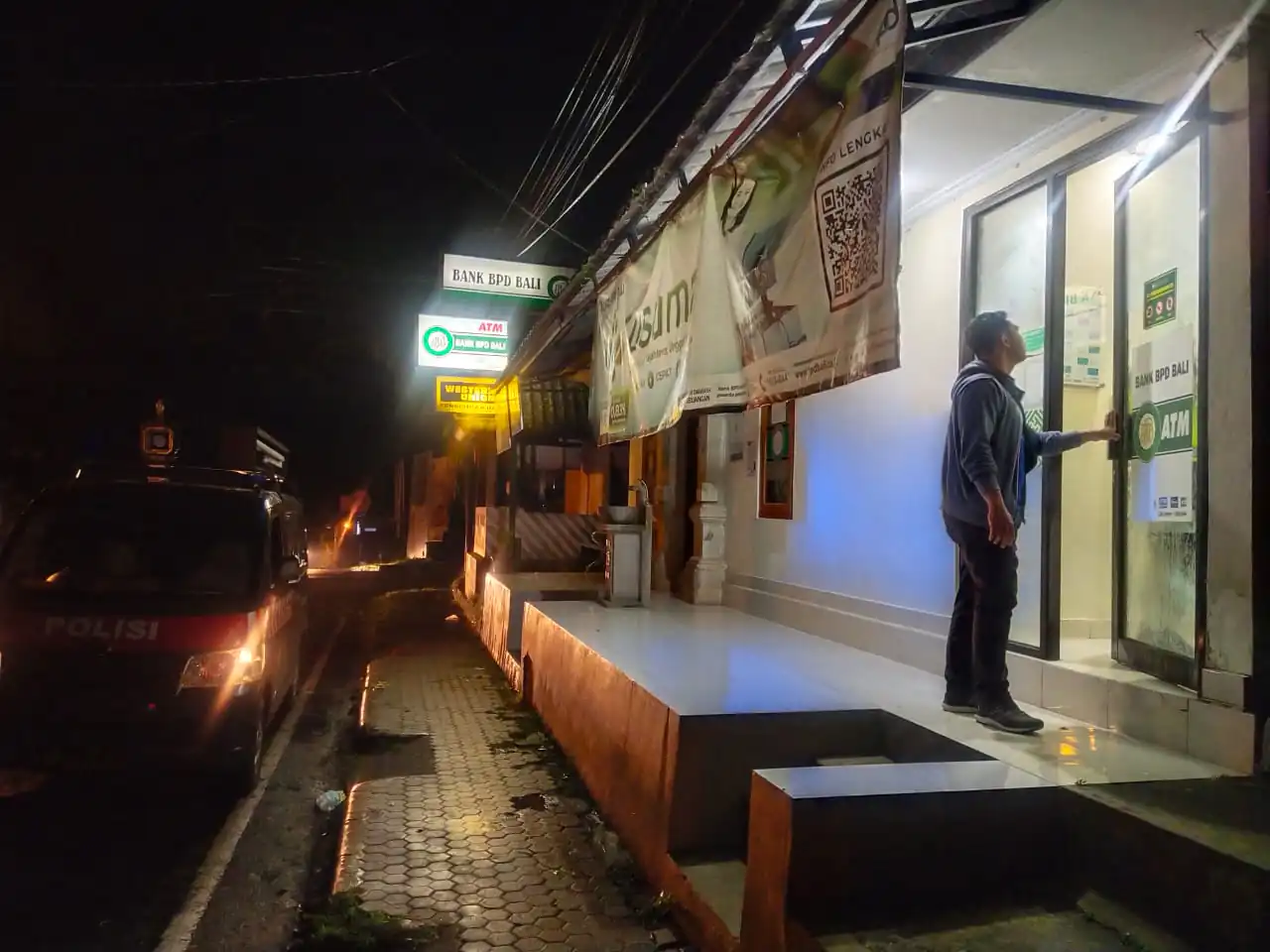 Jaga Kantibmas, Polsek Tembuku Laksanakan Patroli Blue Light