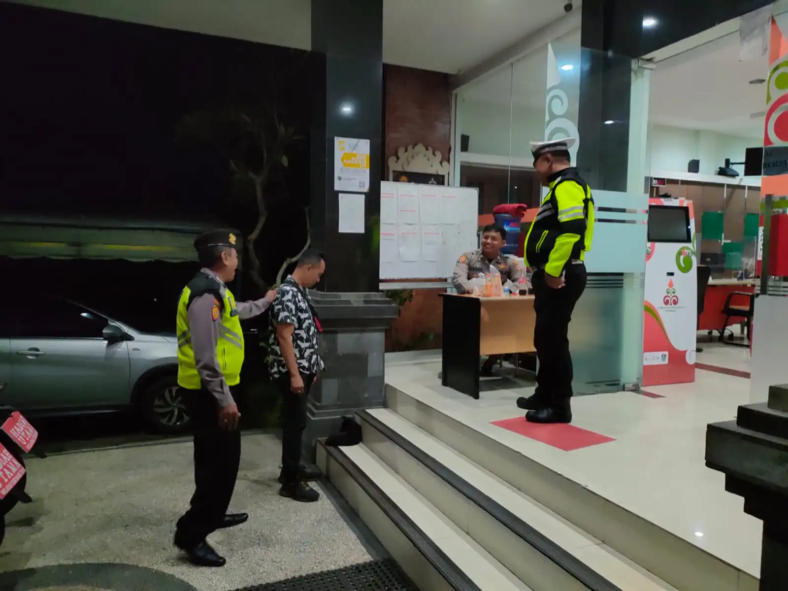 Jaga Situasi Tetap Kondusif, Polsek Bangli Tingkatkan Kegiatan Blue Light Patrol Seputaran Kota