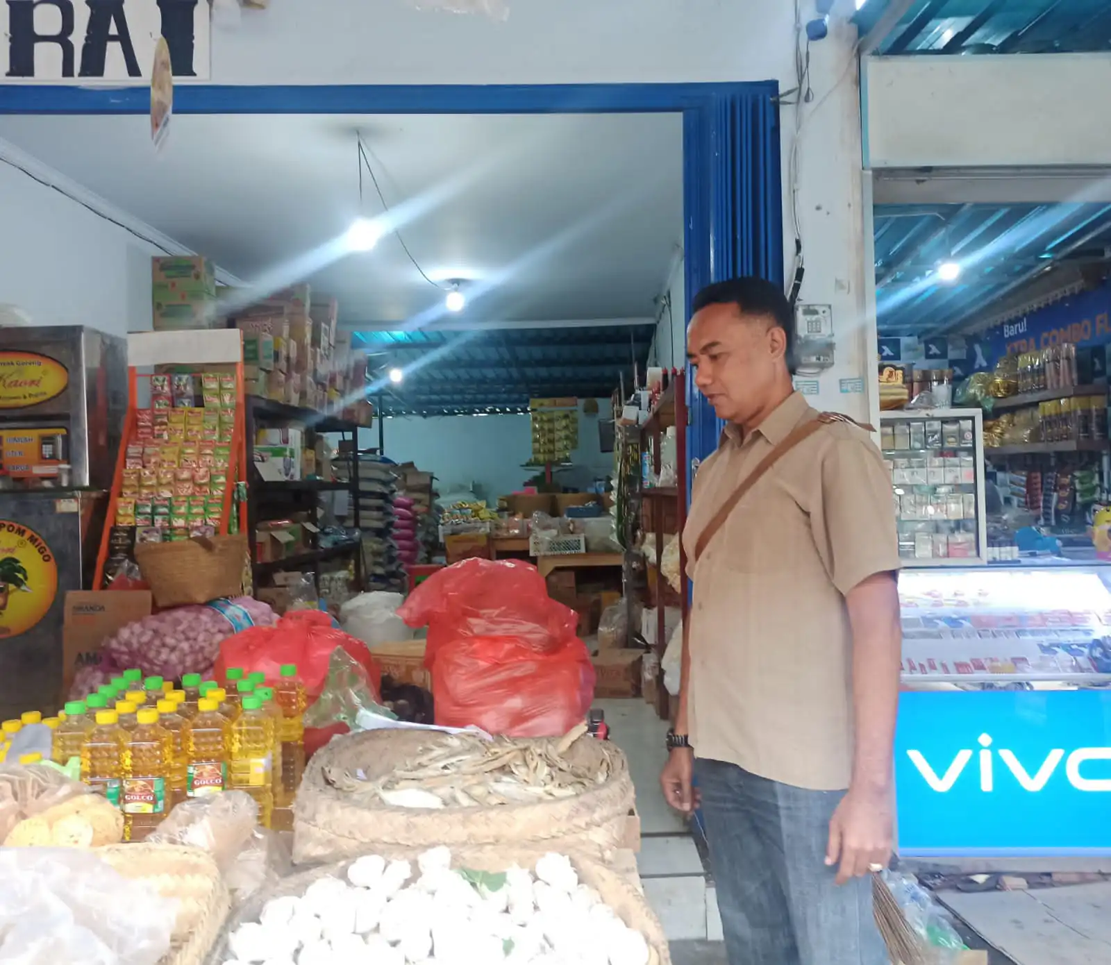 Jelang Hari Raya, Unit Intelkam Polsek Bangli, Cek Harga Dan Ketersediaan Stock Sembako Di Pasar Kidul
