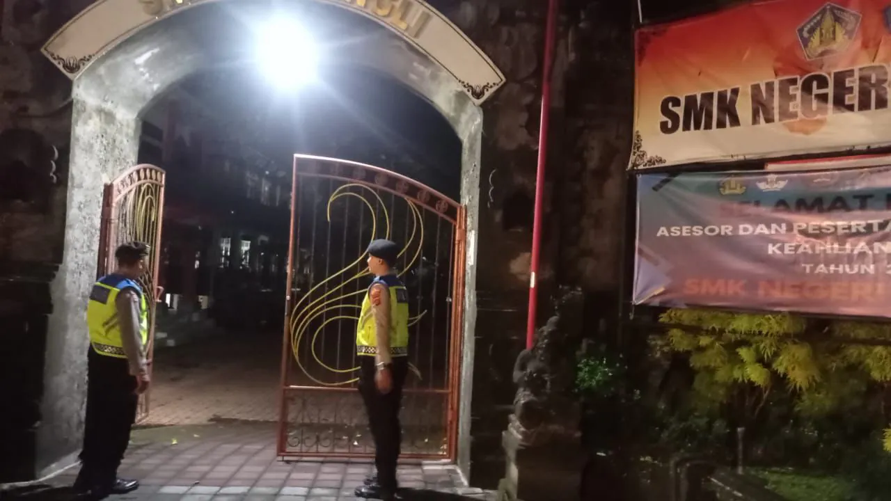 Wujudkan Situasi yang Aman Dimalam Hari, Satuan Samapta Polres Bangli Laksanakan Patroli di SMKN 1 Bangli,Kab.Bangli.