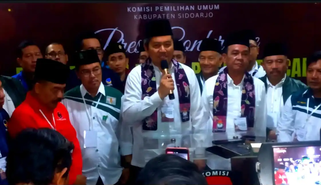 Achmad Amir Aslichin dan Abah Edi Widodo resmi mendaftarkan diri Cabub Dan Cawabub Sidoarjo.