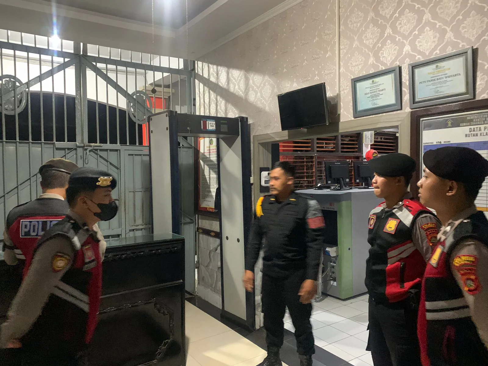 Cegah Gangguan di Malam Hari Personil Sat Samapta Polres Bangli Tingkatkan penggelaran Blue Light Pada Jam Rawan