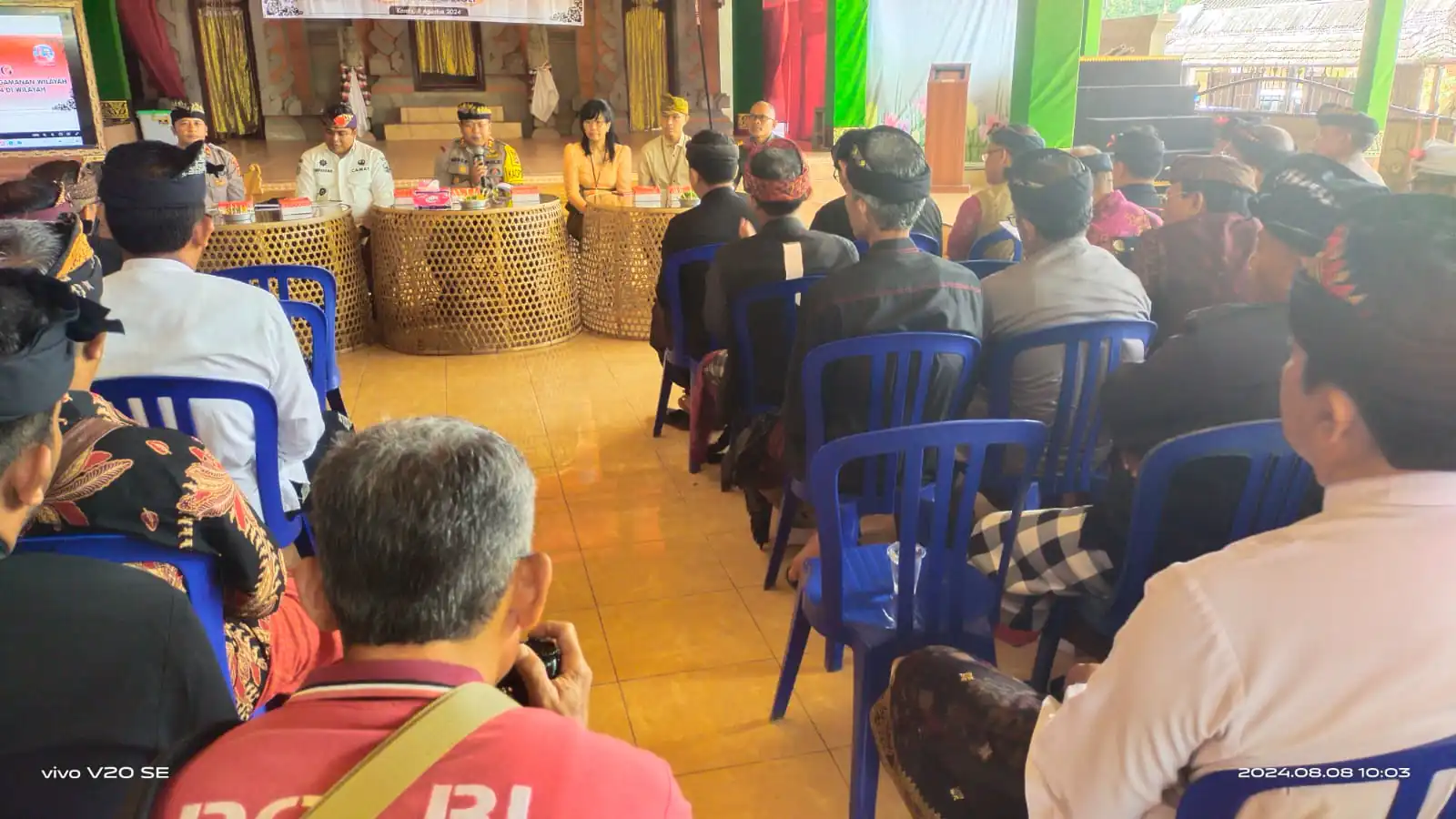 Gelar Jumat Curhat, Kapolres Bangli di Desa Penglipuran Bangli.