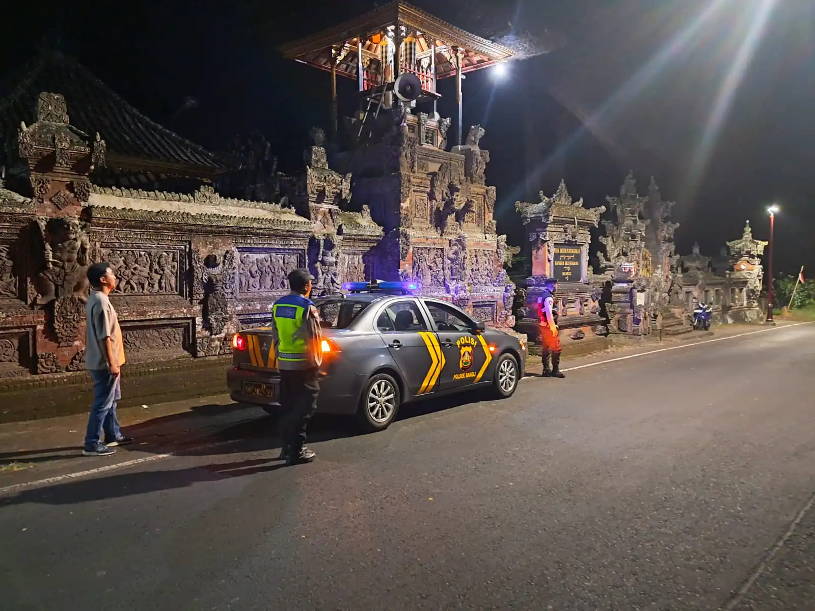 Jaga Situasi Tetap Kondusif, Polsek Bangli Intensifkan Kegiatan Blue Light Patrol