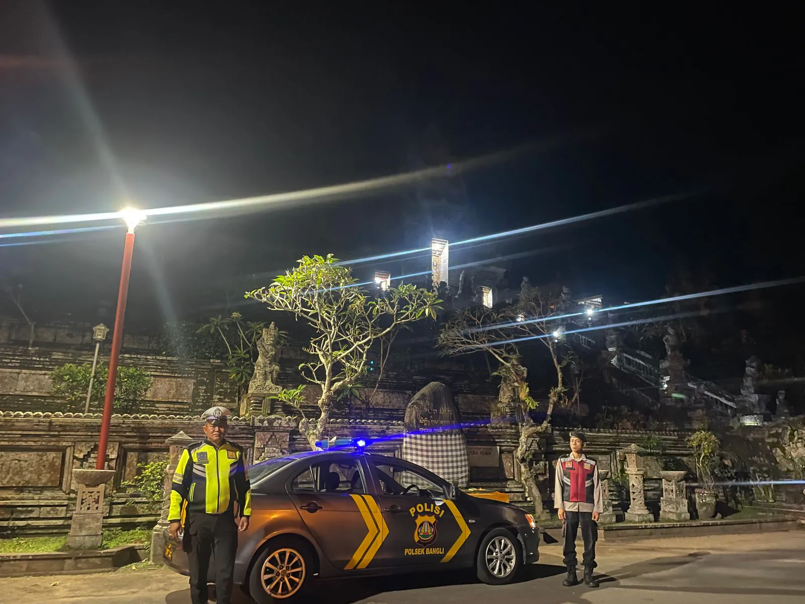 Jaga Situasi Tetap Kondusif, Polsek Bangli Intensifkan Kegiatan Blue Light Patrol