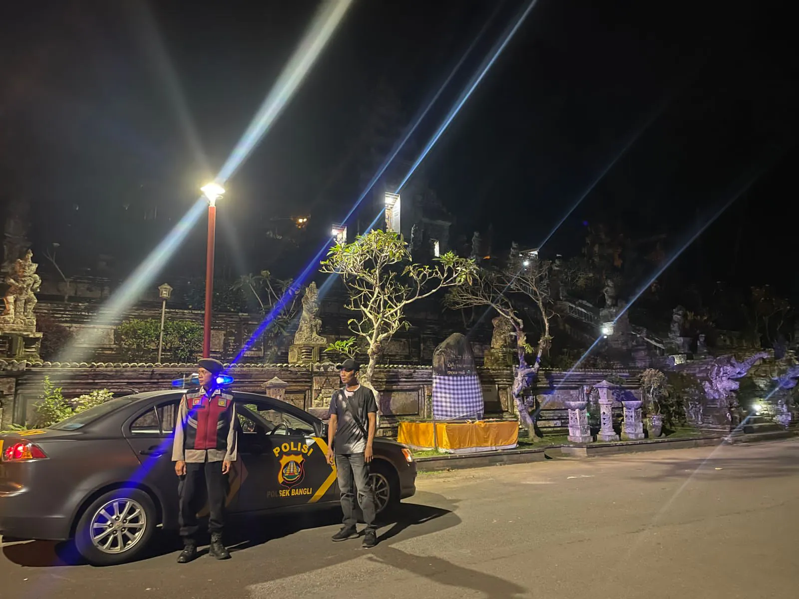 Jaga Situasi Tetap Kondusif, Polsek Bangli Intensifkan Kegiatan Blue Light Patrol