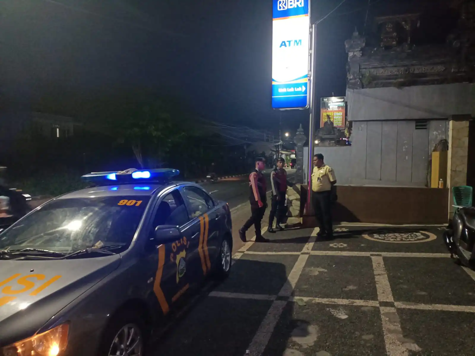 Kembali, Blue Light Patrol Unit Patroli Sambangi Kantor BRI