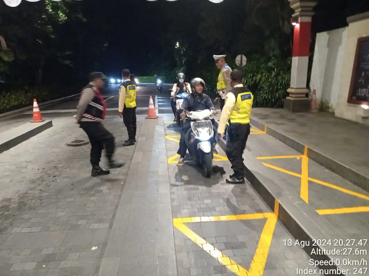 Polsek Kuta Selatan Gelar Blue Light Patrol, Pantau Wilayah Rawan di Kuta Selatan