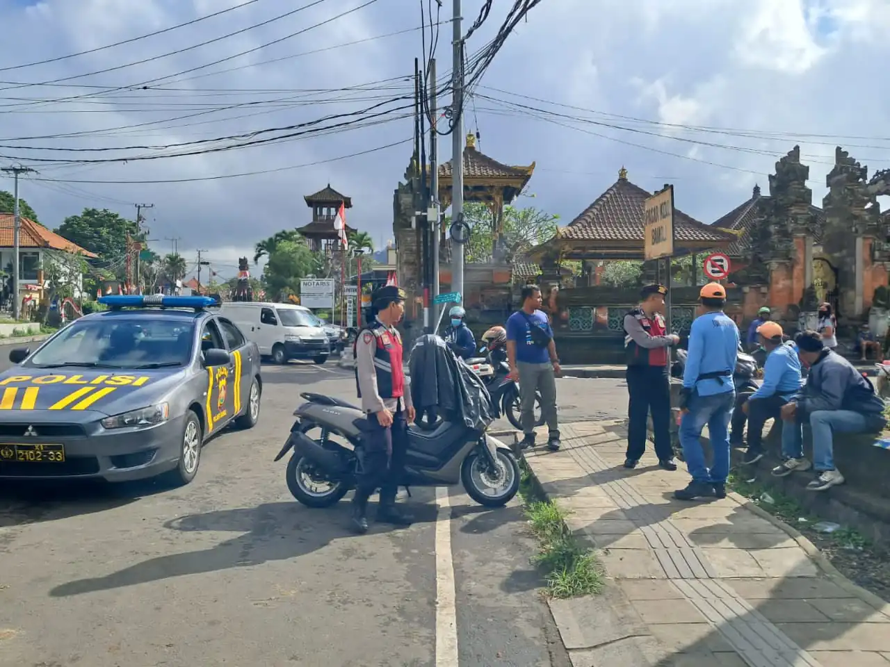 Sambangi Jukir Sepuataran Pasar Kidul, Pawas Bersama Anggota Berikan Himbauan Kamtibmas