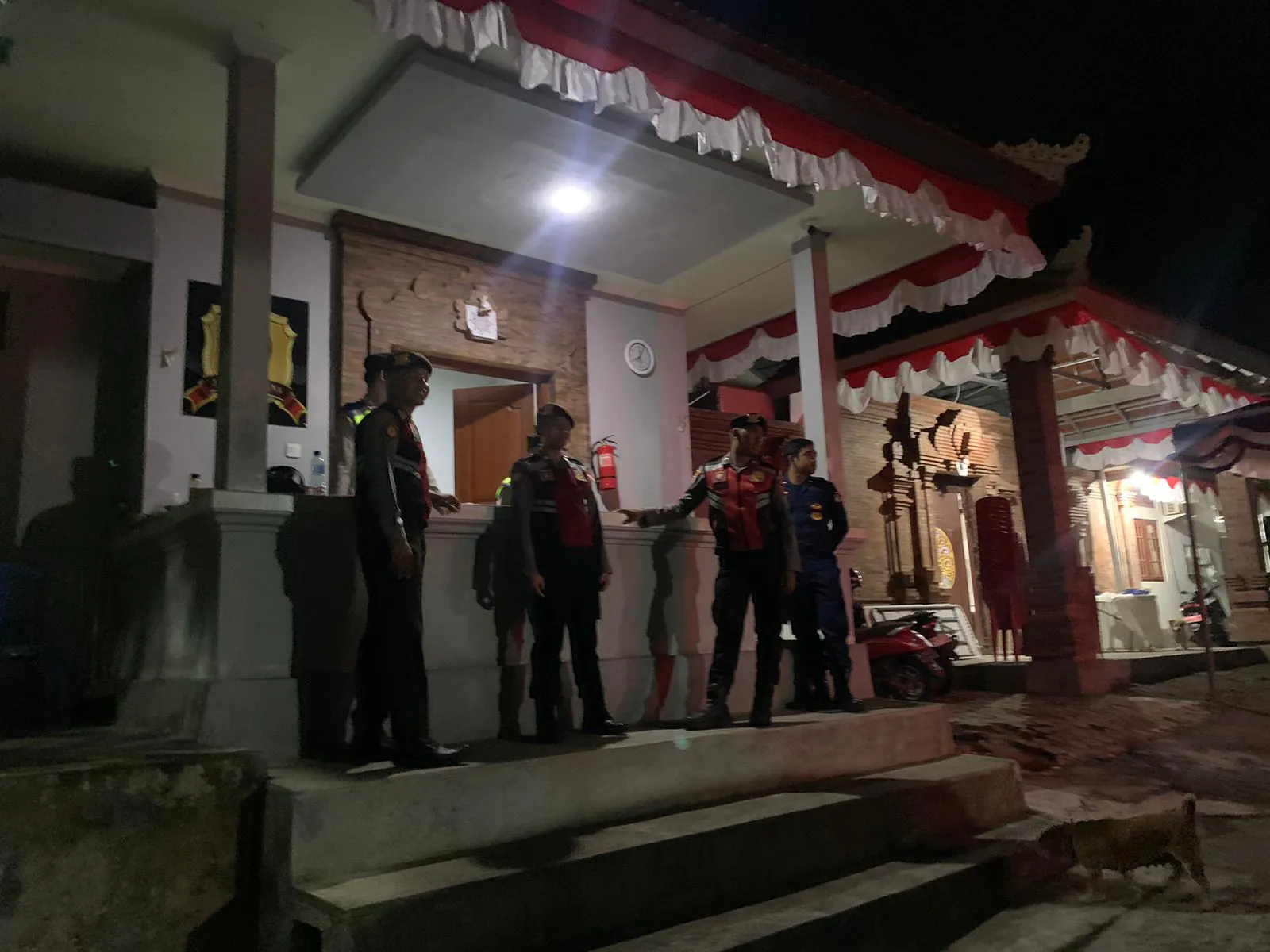 Sambangi Kantor KPUD Bangli, personil sat samapta polres Bangli Berikan Himbauan Kamtibmas
