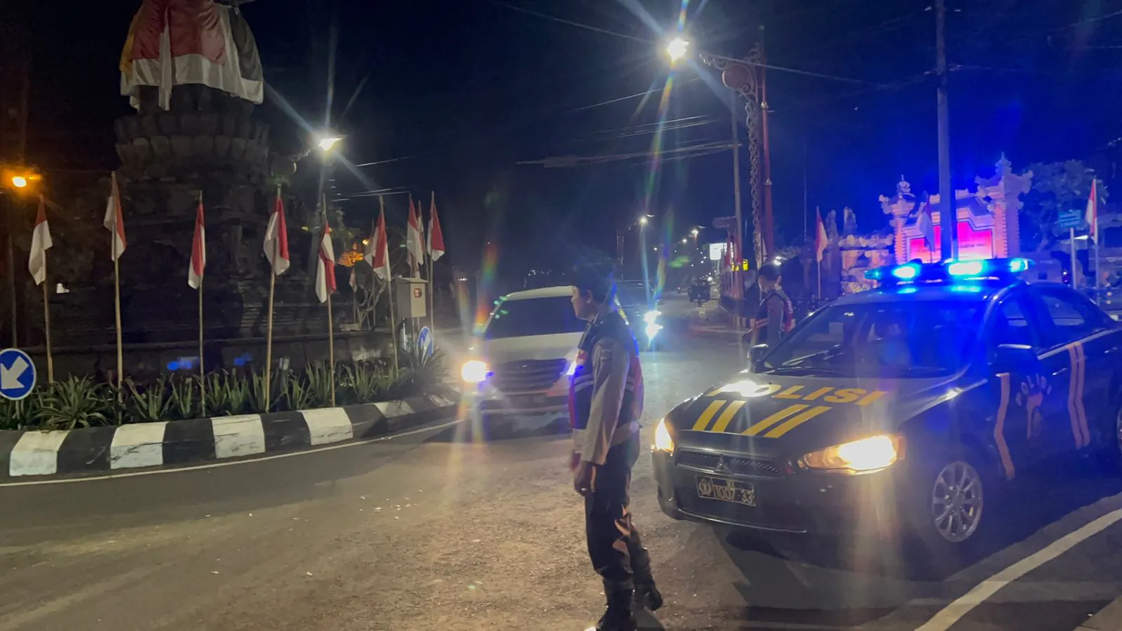 Sat Samapta Laksanakan Gatur dan Pergelaran Blue Light Randis R4 di Pusat Keramaian Malam Di Kota Bangli.