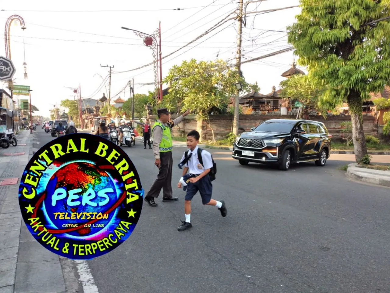 Beri Pelayanan Kepada Masyarakat di Pagi Hari, Personil Polsek Bangli Laksanakan Pengaturan