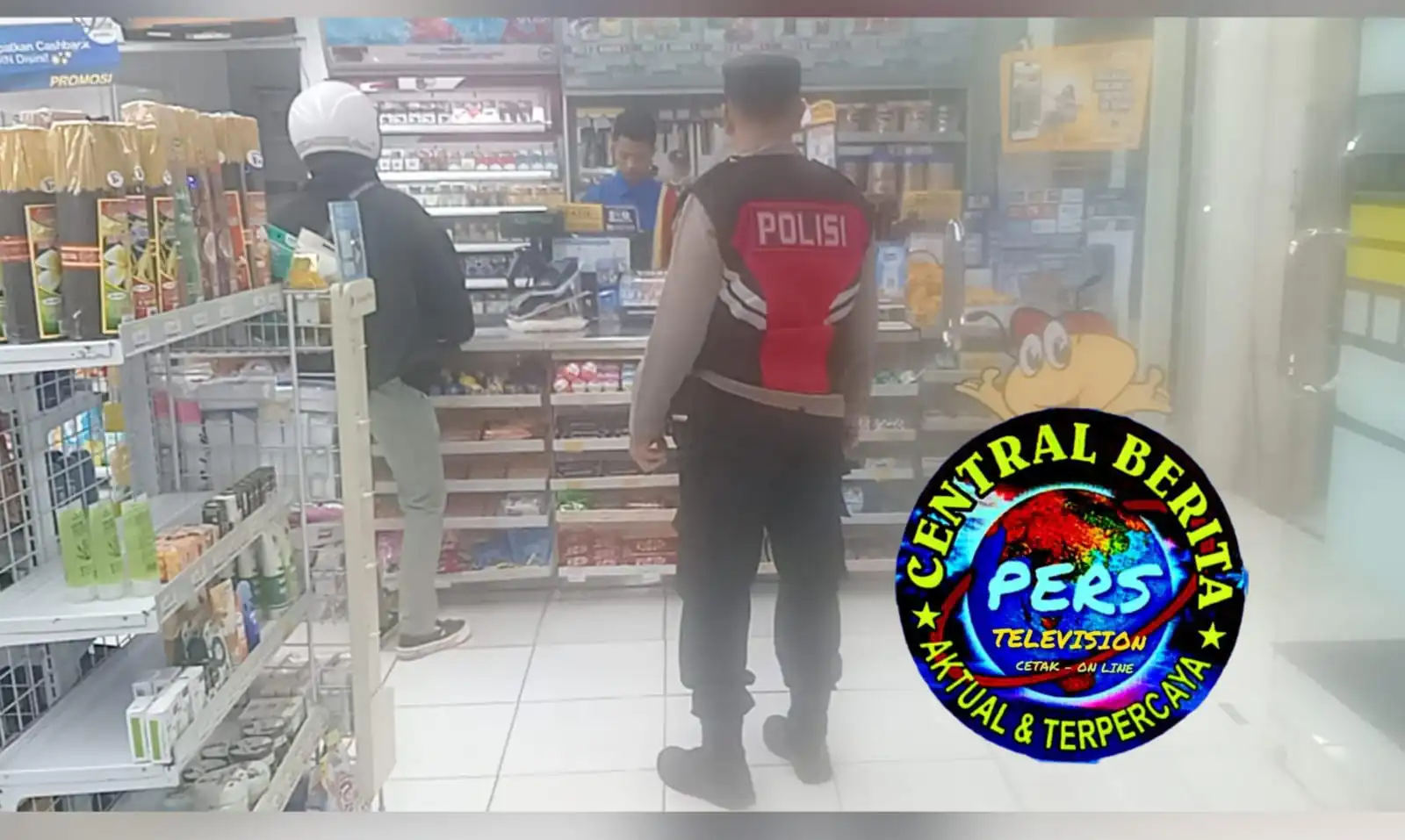 BLUE LIGHT ANTISIPASI KEJAHATAN DIMALAM HARI PERSONIL POLSEK SUSUT MELAKSANAKAN KEGIATAN PATROLI BLUE LIGHT.