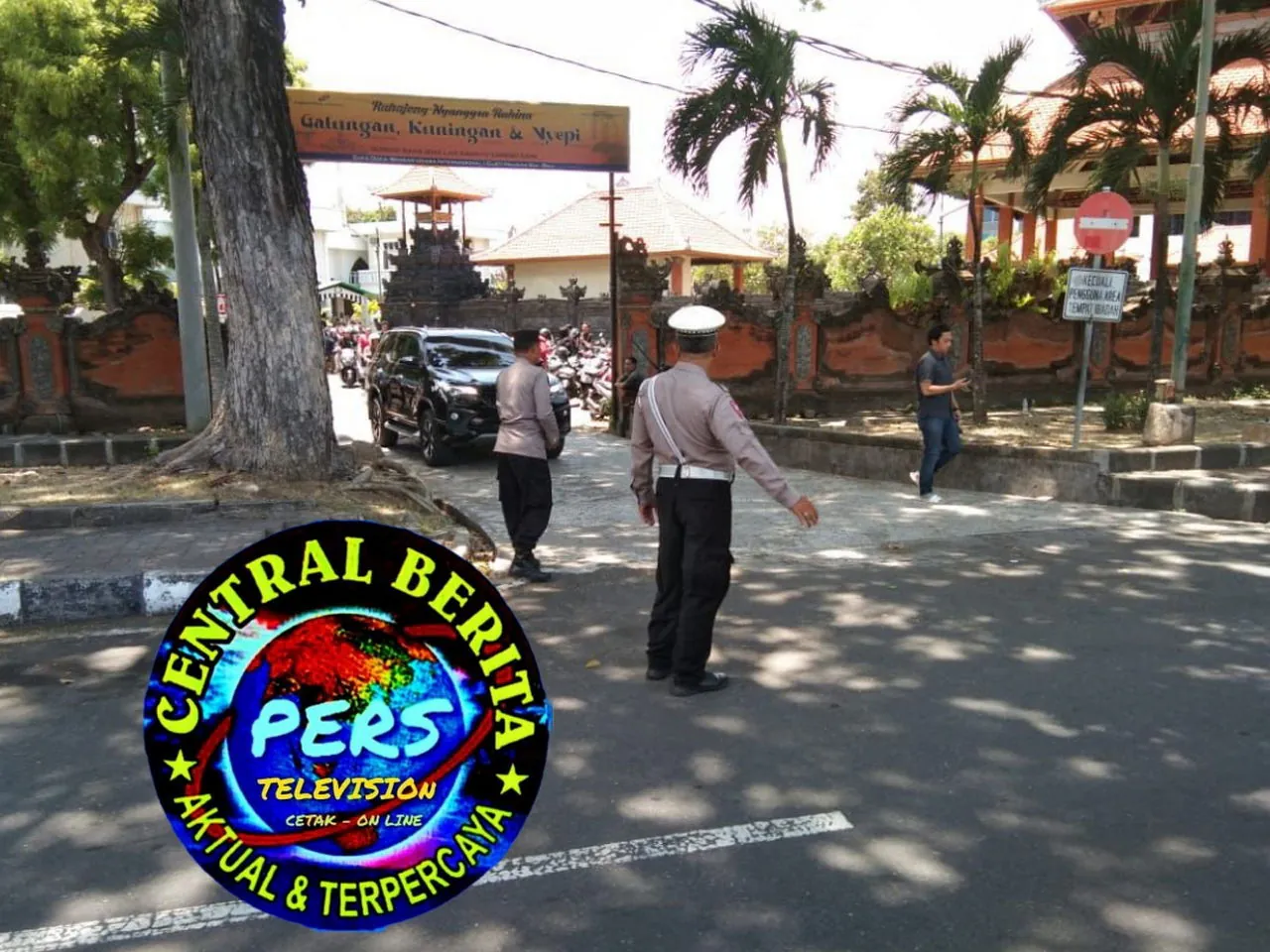 Giat Sholat Jumat, Polres Bandara Ngurah Rai Lakukan Pengamanan