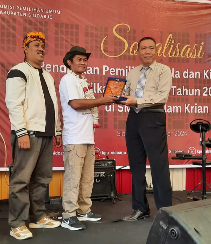 HARI KEDUA KIRAB MASKOT Si JALIH DAN KASIJO OLEH KPU SIDOARJO