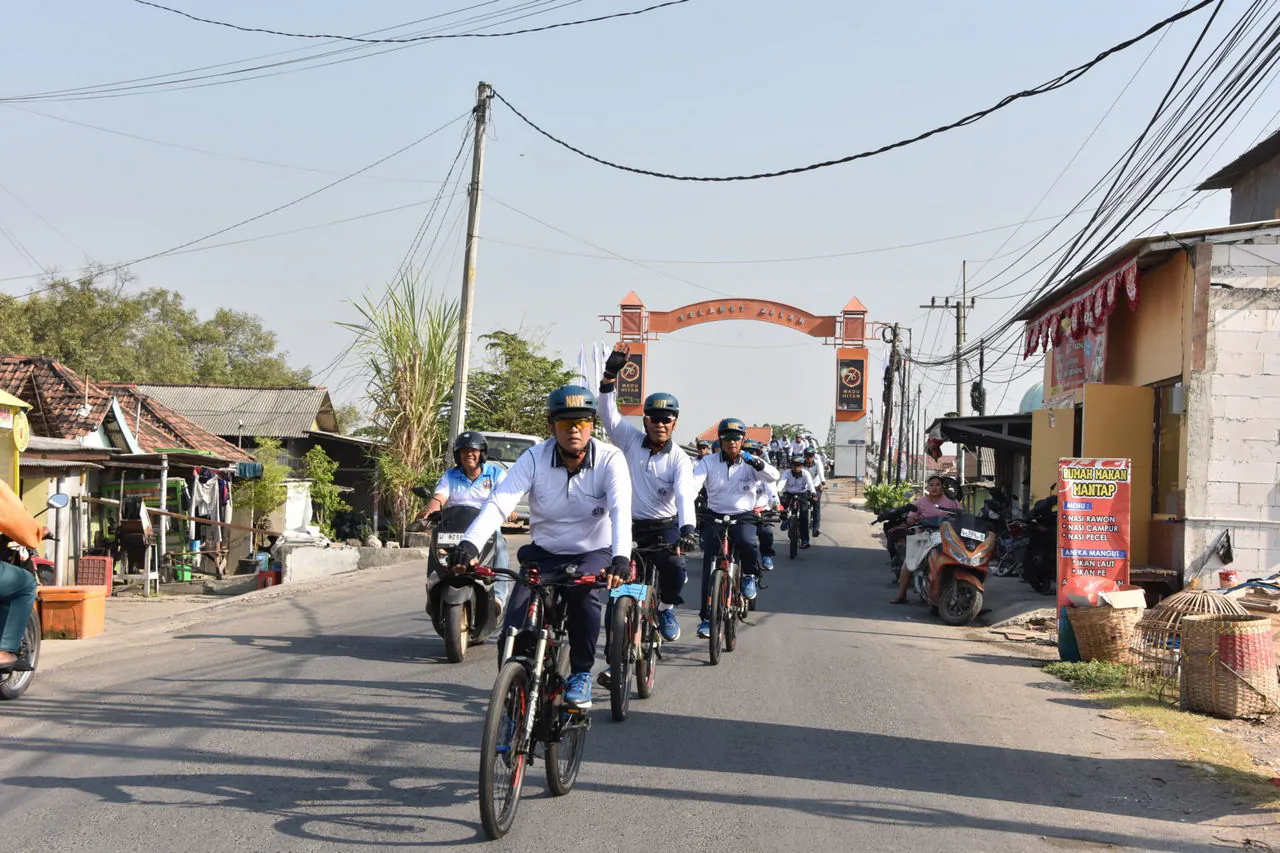 Jaga Kebugaran Tubuh, Dankodiklatal Ajak Berolahraga PJU dan Pengurus Jalasenastri