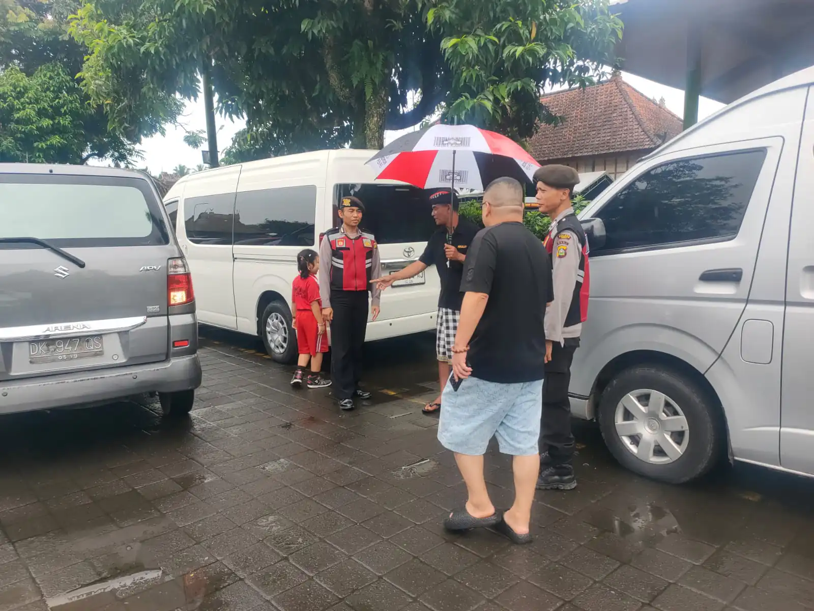 Pantau Kunjungan Wisatawan, Pawas Bersama Anggota Sambangi Obyek Wisata Penglipuran