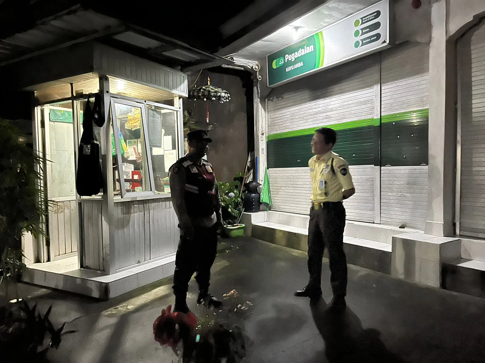 PATROLI BLUE LIGHT Anggota Polsek Susut Melaksanakan Patroli Dimalam Hari