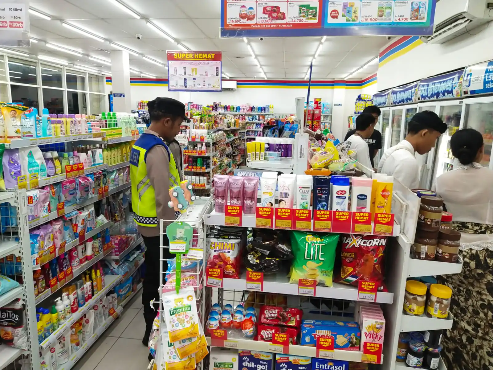 Patroli Blue Light Polsek Tembuku Tingkatkan Keamanan dan Kenyamanan di Lingkungan Masyarakat