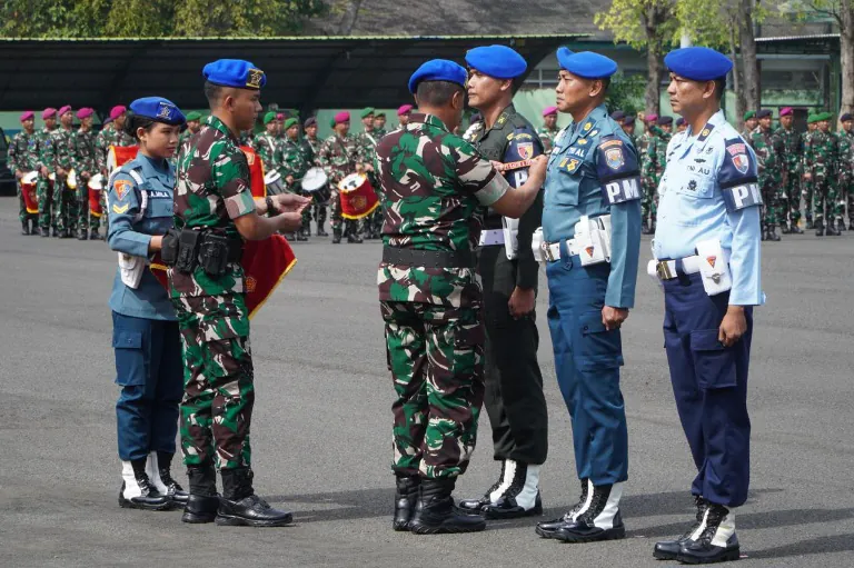 Danpusdik Pomal Kodiklatal Hadiri Upacara Gelar Operasi Gaktib dan Operasi Yustisi Polisi