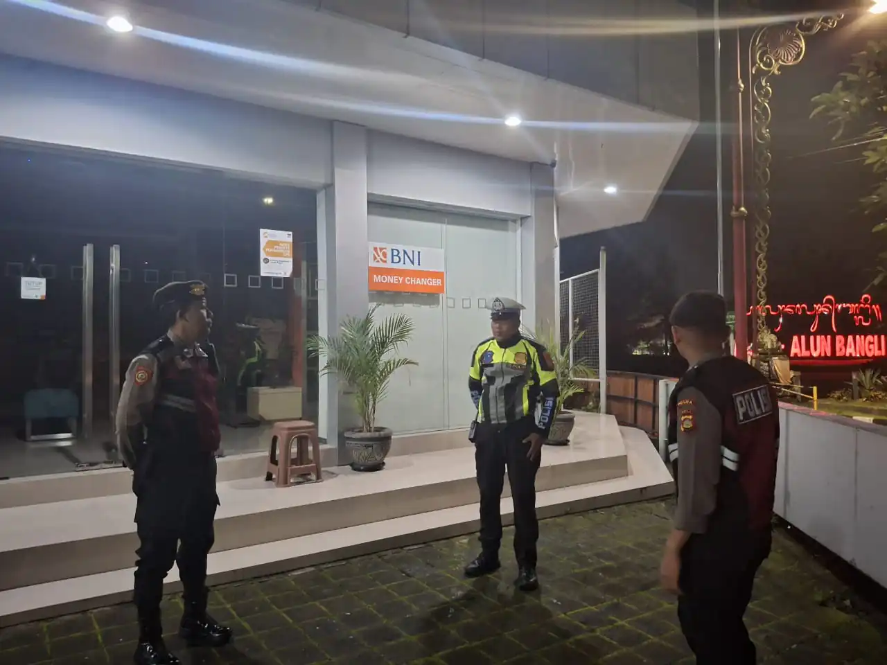 Jaga Situasi Tetap Kondusif, Polsek Bangli Intensifkan Kegiatan Blue Light Patrol