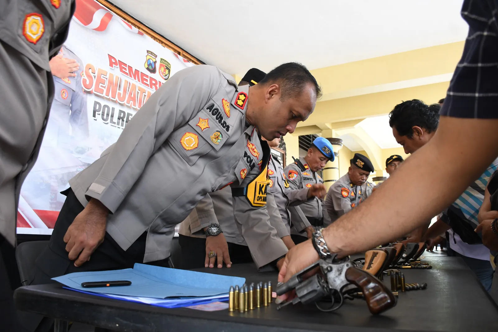 Kapolres Madiun Kota Cek Semua Senpi Anggota, Upaya Jaga Profesionalisme