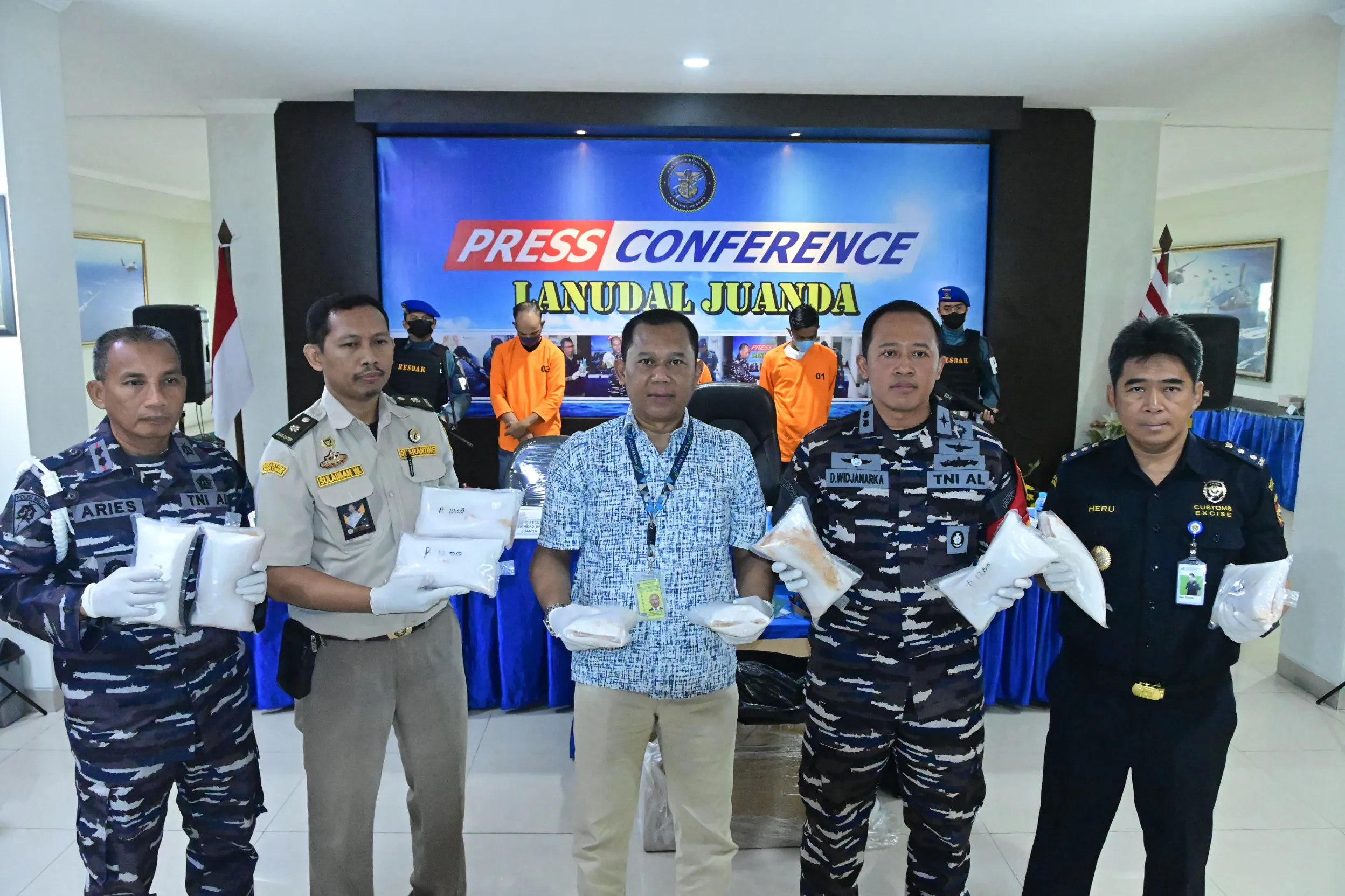 Lagi Lagi, Satgaspam TNI AL Bandara Juanda Gagalkan Upaya Penyelundupan Benih Bening Lobster Senilai 9 Milyar