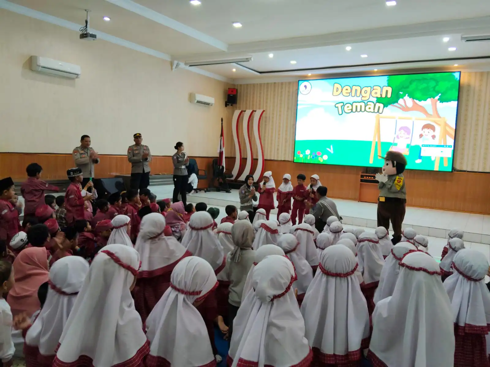 Polisi Sahabat Anak, Polres Madiun Kota Terima Kunjungan dari Anak anak RA/TK Masyithoh