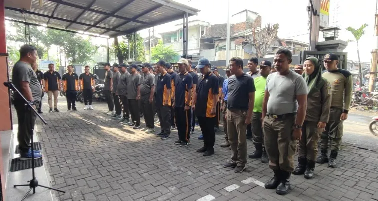 Sinergitas Tiga Pilar di Asemrowo, TNI-Polri dan Satpol PP Gelar Olahraga Bersama