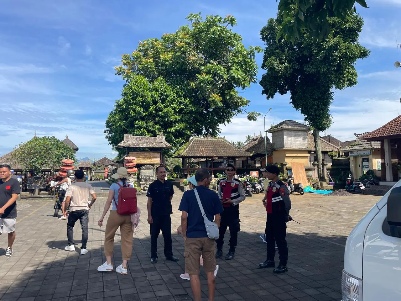 Beri Rasa Aman Kepada Wisatawan, Pawas Bersama Anggota Sambangi Obyek Desa Wisata Penglipuran