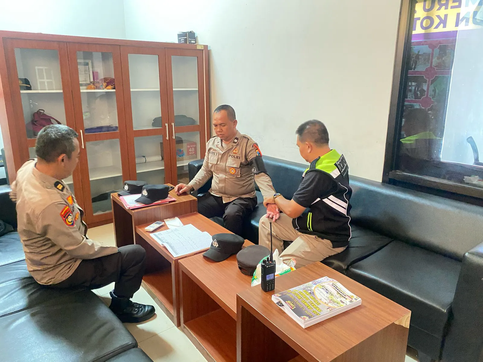 Sidokkes Polres Madiun Kota Laksanakan Yankeslap di Pos Pam / Yan Ops Ketupat Semeru 2025