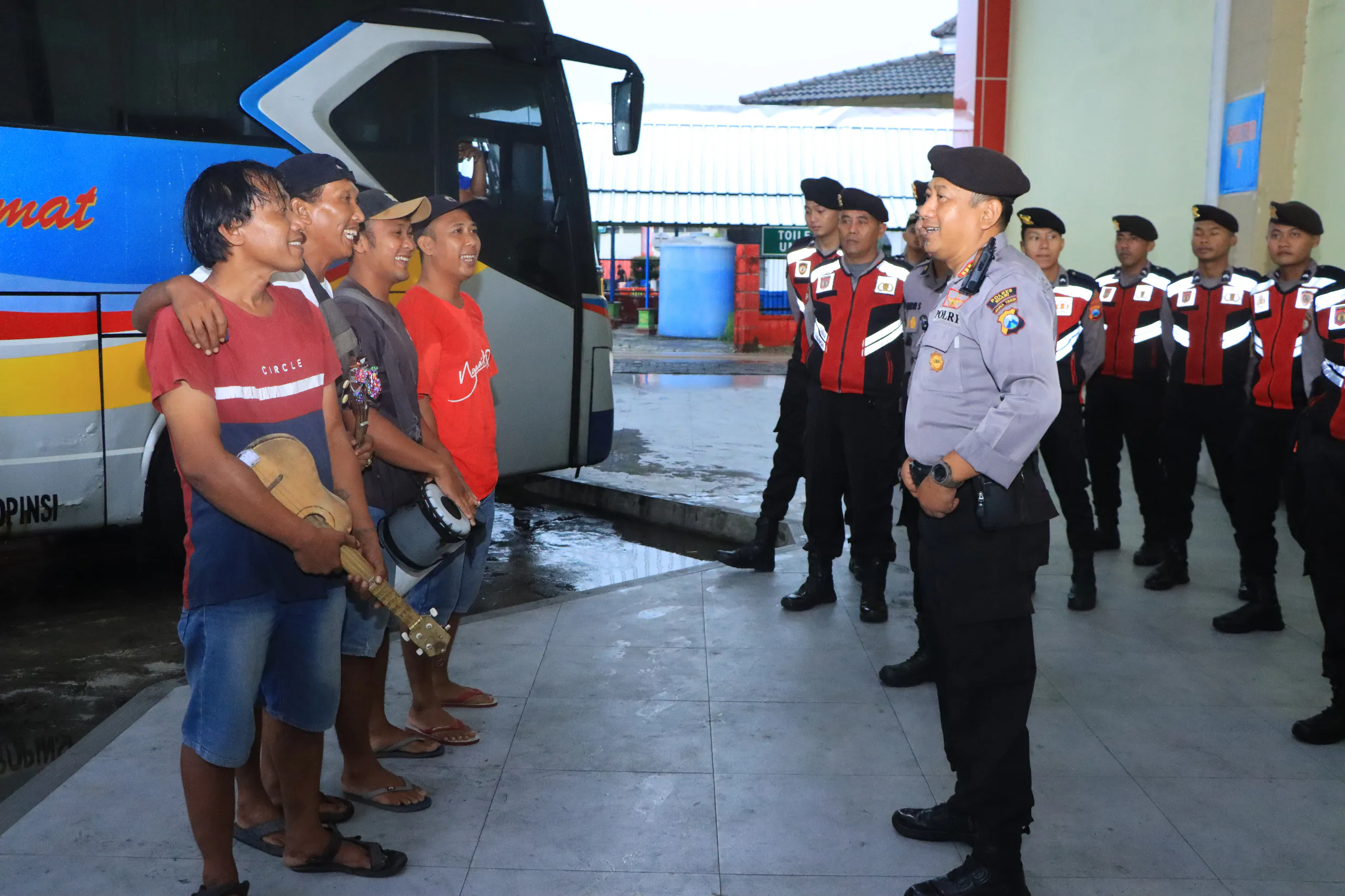 Sat Samapta Polres Ngawi Patroli Cegah Premanisme di Terminal Kertonegoro