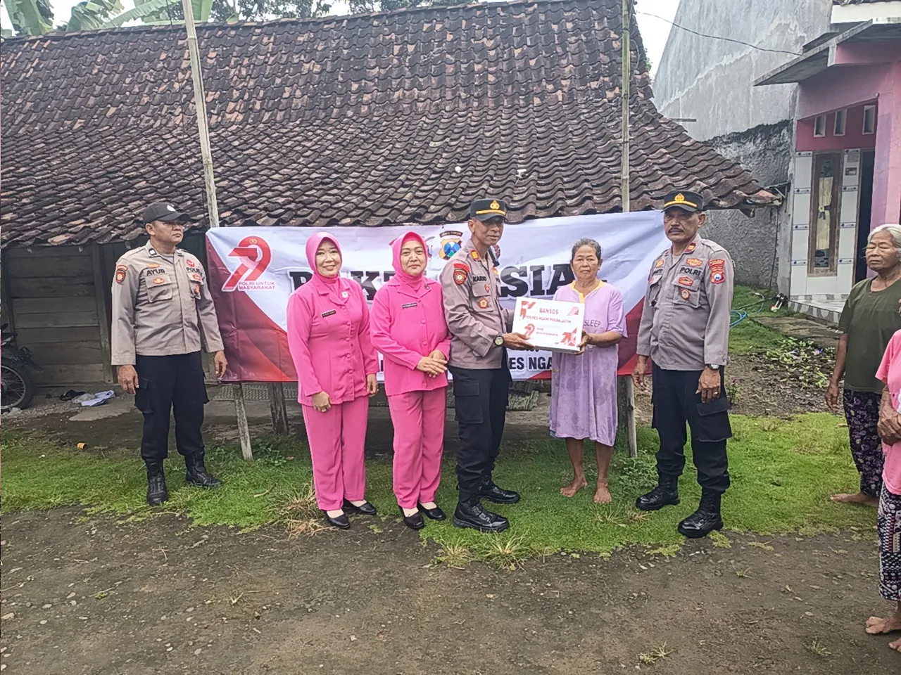 Polsek Kedunggalar Polres Ngawi Gelar Bakti Sosial Jelang Hari Bhayangkara ke-79