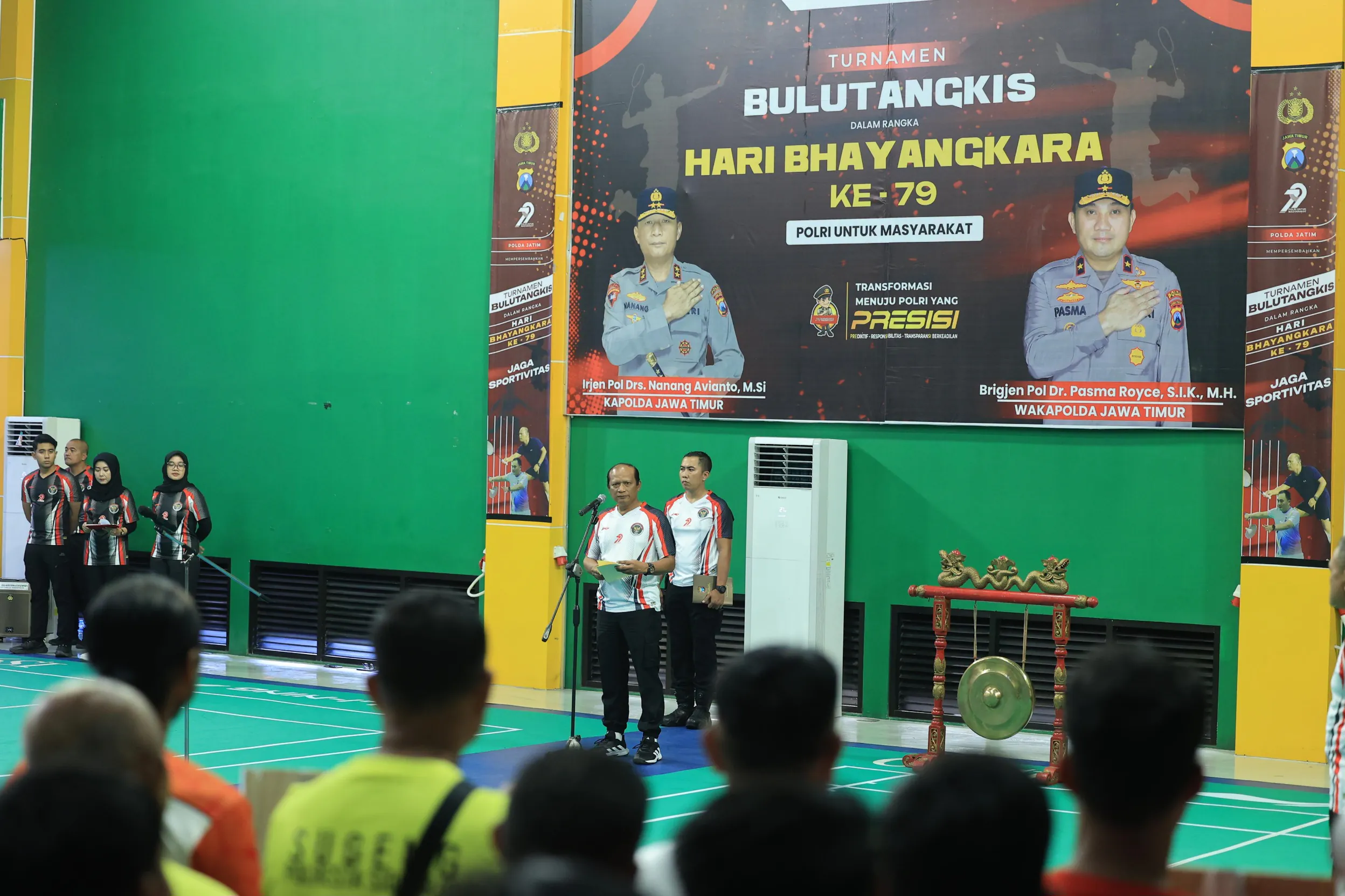 Kapolda Jatim Buka Turnamen Bulutangkis Sambut Hari Bhayangkara ke – 79