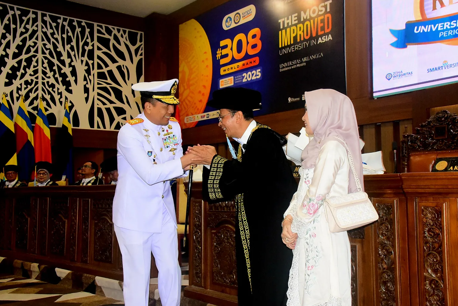 Pangkoarmada II Hadiri Pelantikan Rektor Unair Periode 2025–2030