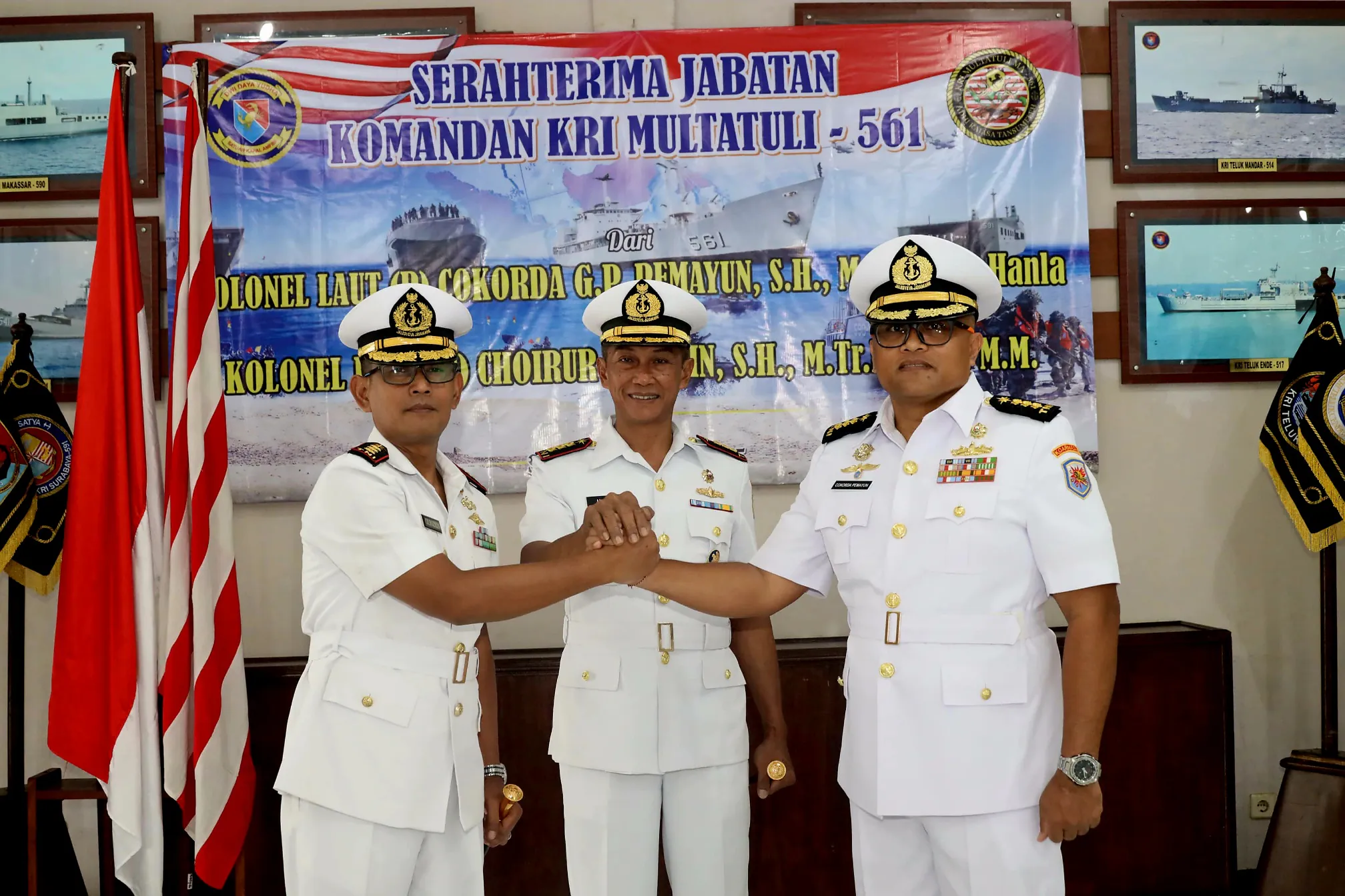 Tongkat Komando Komandan KRI Multatuli-561 Diserahterimakan