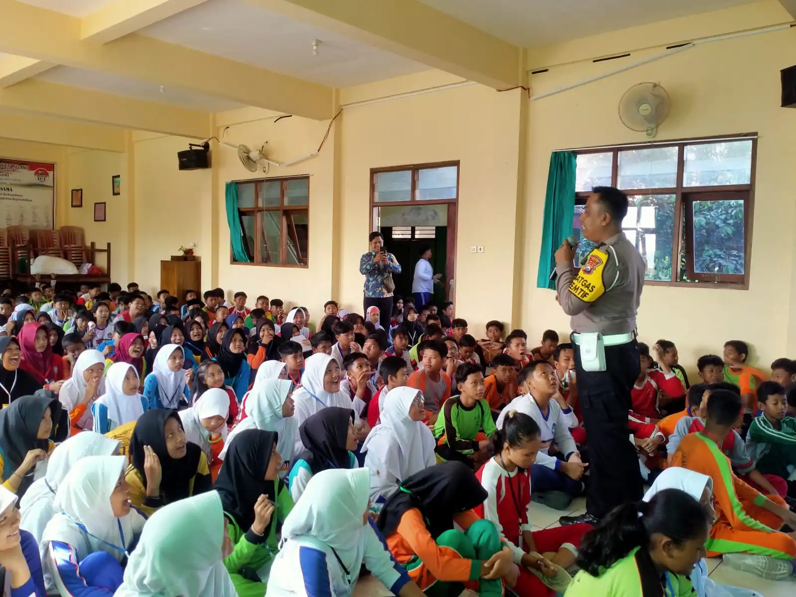 Satlantas Polres Ngawi Ajak Pelajar Tertib Berlalu Lintas Dalam Operasi Patuh Semeru 2025