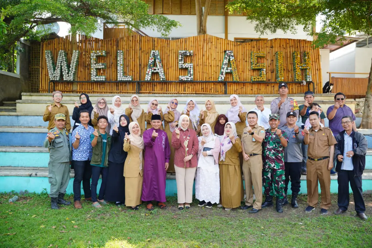 ‎Wakil Bupati Garut Belajar Pengelolaan Sampah dari Pesantren Welas Asih